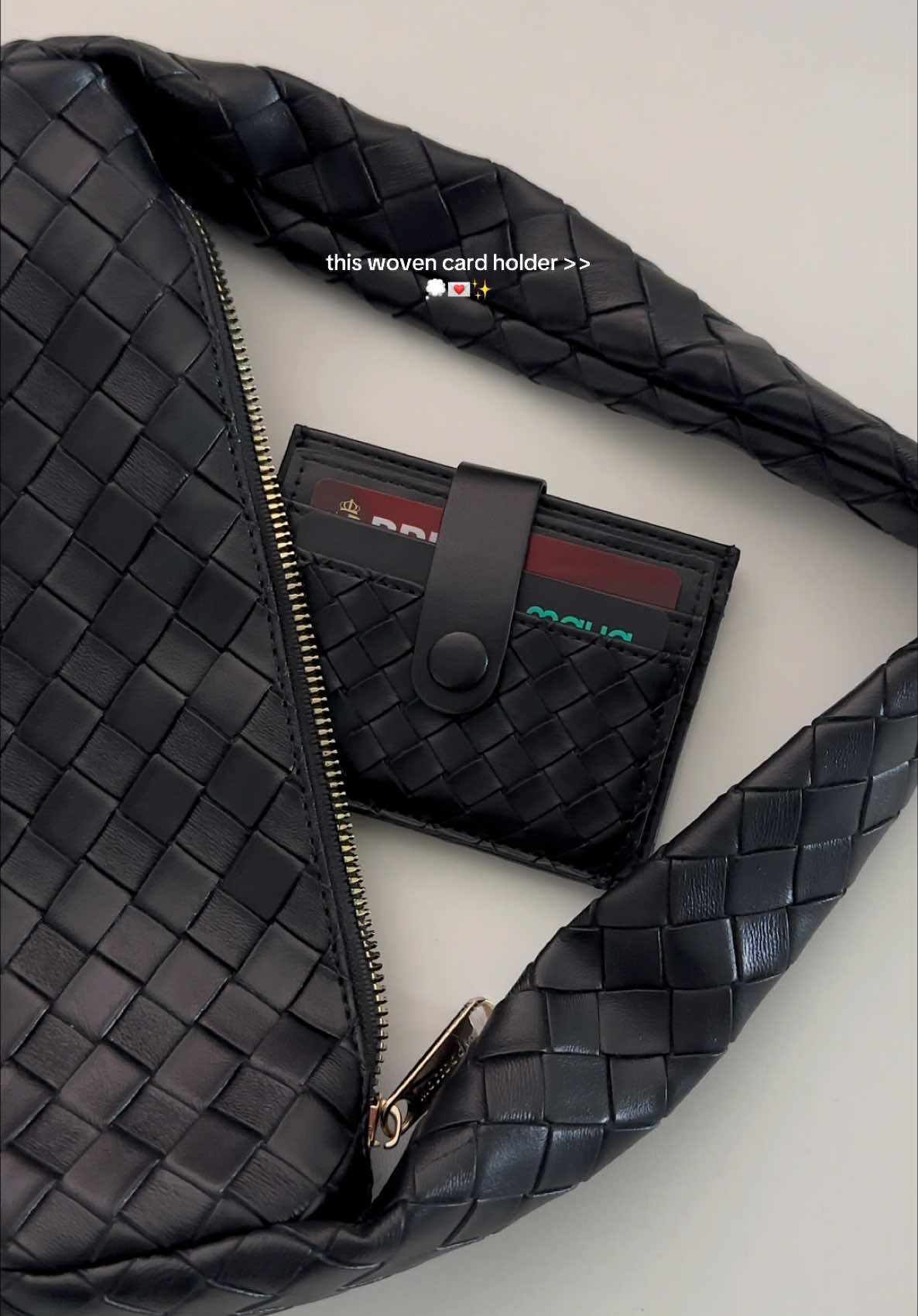 Replying to @coldsoul_🌻💛🧡 sml for this woven card holder! very compact 💌✨ #wovencardholder #wallet #wovenwallet #walletcardholder #compactwallet 