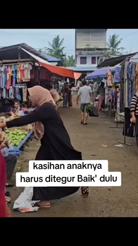 Marah besar ibunya, lihat anak pacaran sama pengamen pasar #fyp #fbproo #fypreels #fbreelsfypシ゚viralシviral #masbii_2   