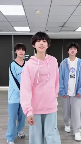 😎🫵🏻tor monitor  #dancechallenge #tffamily_4th_generation #TFFAMILY #fyppp 