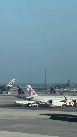 Busy morning #qatarairways #qatarairways🇶🇦 #avaition #qatar #airplane 