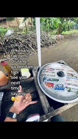 Kita kasih kecup dulu😚