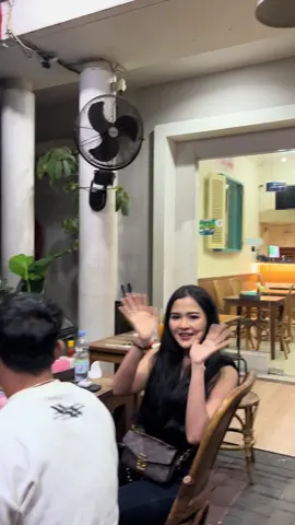 dadah,hati-hati ya ujan2 jangan ngebut😋😬 #dennycaknan#bellabonita#dennycaknanbellabonita#bapakcunda#tenananofficial