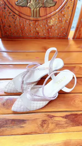 #heelswanita #heelswanitamurah #heelswisuda #heelswedding #heelscantik 