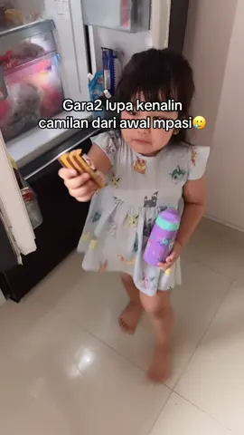 Skrg Udh 3,5 thn jadi dapet lampu ijo dari mama untuk coba semua makanan selain coklat dan permen