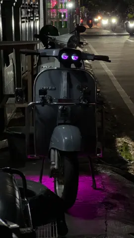 Iziinn 👀🙏🏼 #vespa #PTS #smallframe 