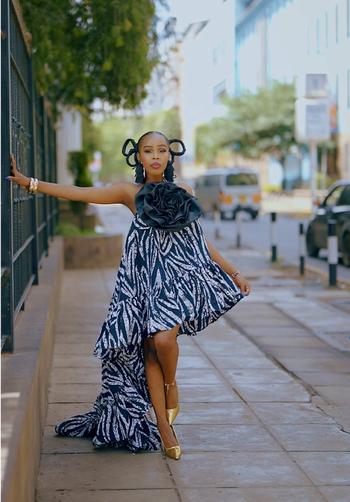 She is the stillness in a noisy world ,an elegant reminder that grace never shouts. Every step she makes, a poem. Every glance, a scene. Every moment, a story only beauty can tell. Inframe @mercy.kay__  Ass. @_heirloom_films  #royallenske #positivevibes #nairobiphotography #bestoftheday  #kenyaphotography     