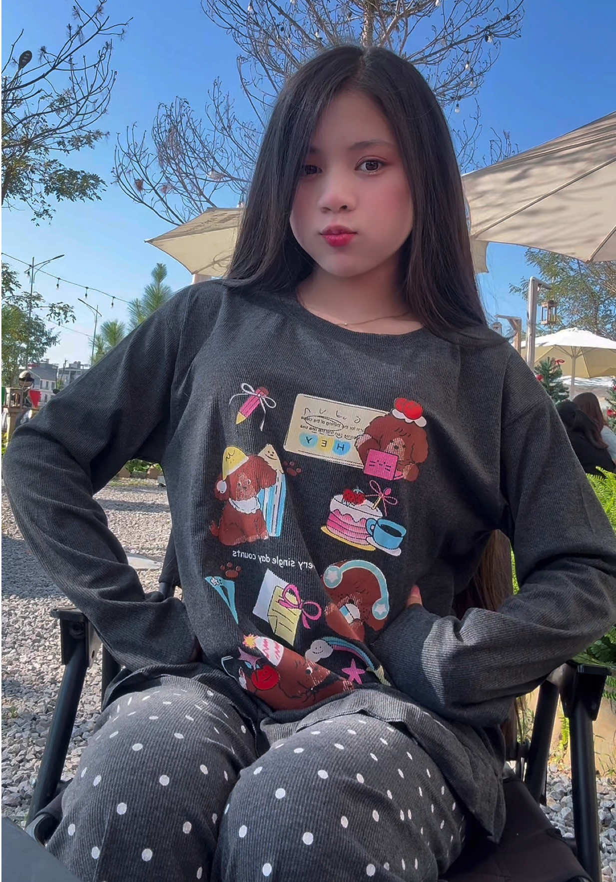 Bộ xám này xinh quá à