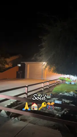 Muchas felicidades a los nuevos dueños de este hogar. Gracias a Dios por ponerlos en mi camino, gracias a ustedes porque fue un largo proceso pero lo lograron gracias a Dios y a su dedicatoria y firmesa para lograr el sueño de tener su casa. Gracias por confirmar en el proceso y permitirnos guiarlos hasta la meta final.  Si esta pensando en comprar o vender no lo piense mas llameme podemos ayudarle (559)598-3256. Para todas sus necesidades de bienes raíces contáctame: Cecilia Beltrán Agente de bienes raices Realty In Motion Inc. (559)598-3256 DRE 02185805 26045 Avenue 17, Suite A Madera CA 93638 #justsold #sold #hogar #fy #Home For all your real estate needs contact me: Cecilia Beltran Realtor  Realty In Motion Inc. (559)598-3256 DRE 02185805 26045 Avenue 17, Suite A Madera, CA 93638       