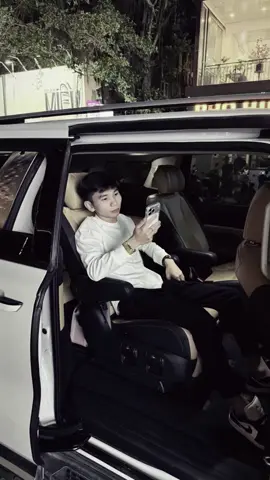 Đừng chạy theo cái đẹp khi chưa có gì trong tay, vì chắc chắn nó sẽ không thuộc về bạn. Hãy chạy theo đồng tiền, vì có tiền cái đẹp sẽ tự tìm đến…! 🥰 #thuongluxury #vairal #xuhuong 