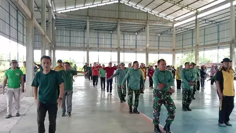 Jum'at, 21 November 2025. Senam Bersama Forkopimcam kecamatan Bogorejo di desa Sarirejo.