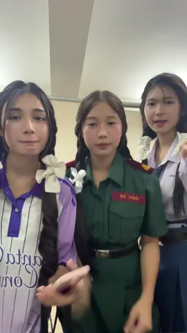 @Rita  @มี่มาย #ฝั่งธนคนกันเอง #ไม่เหมาะกับผู้ดีและสตรีหัวสูง 