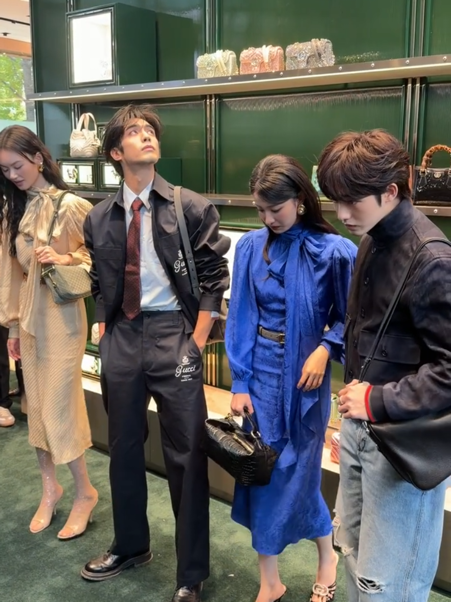 Visual melimpah ruah..  #wangchuran #songweilong #winwin #gucci #fyp 