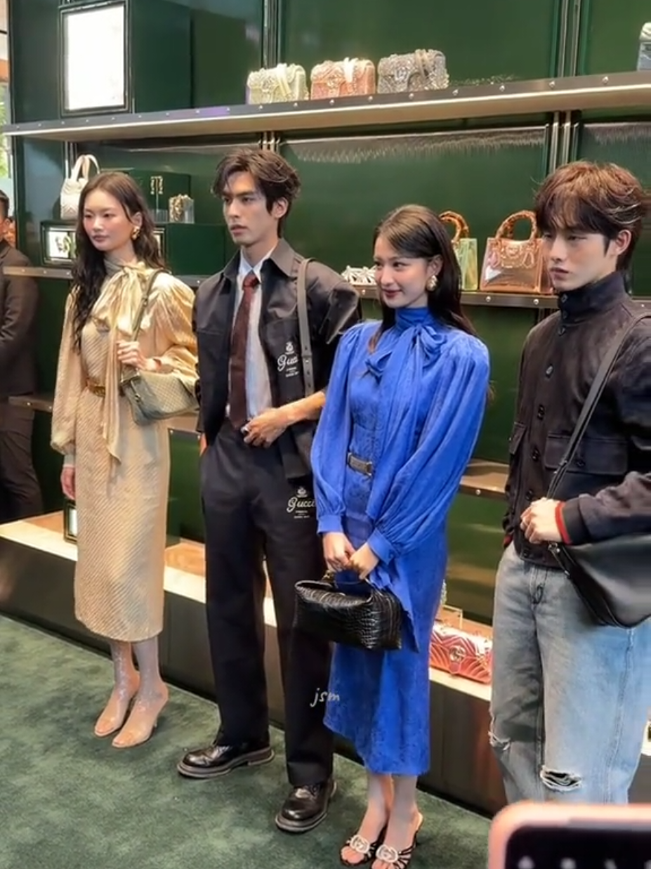 Jadi imut2 gini bareng mereka 💙☺️🥰#wangchuran #songweilong #dongsicheng #gucci 