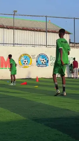 Yalasoo qabtaa hala soo sheego 