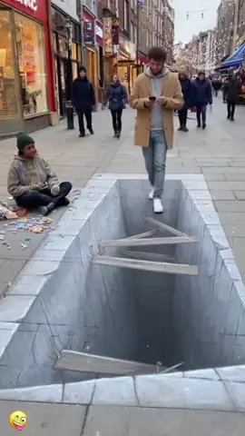 This 3D street art pranked EVERYONE#StreetArt #Opticallllusion#ArtPrank #PublicPrank#MindBlown 