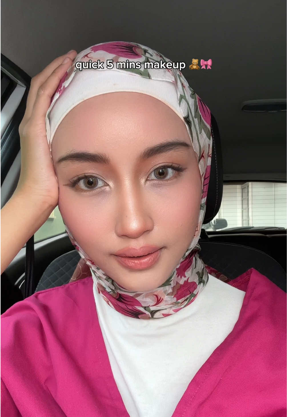 haritu i pergi uzbekistan i bawa this foundation stick je. very very convenient, easy to use, and travel friendly #gmeelan #gmeelanmy #gmeelanfoundationstick #fyp #makeuphack 