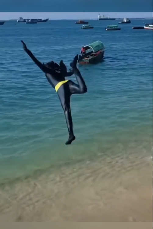 Who is the diving champion?#funnyvideos #funny #fail #water #diving #champion 