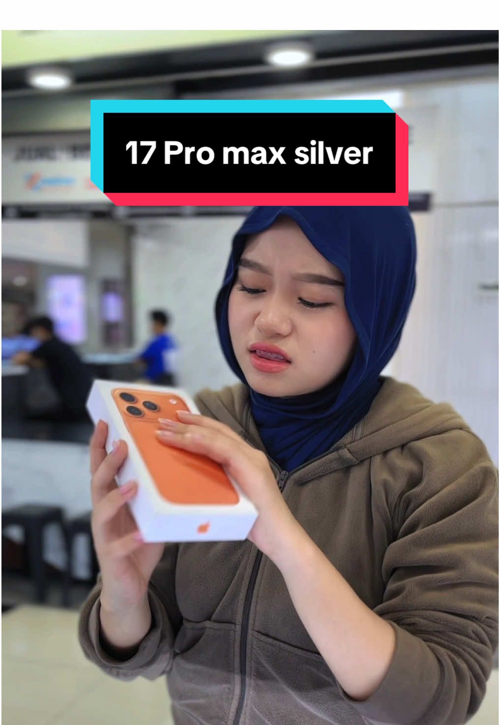Emang klo beli iPhone 17 pro max, wajib warna silver ya? Kira kira kenapa ya?🤔 #iricha #irichaiphonebandung #iphonemurahbandung #iphoneberkualitas 