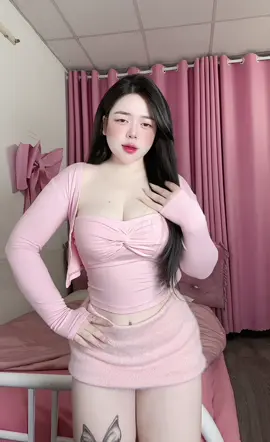 Yêu là gì?😆#viral #ebemotminh 