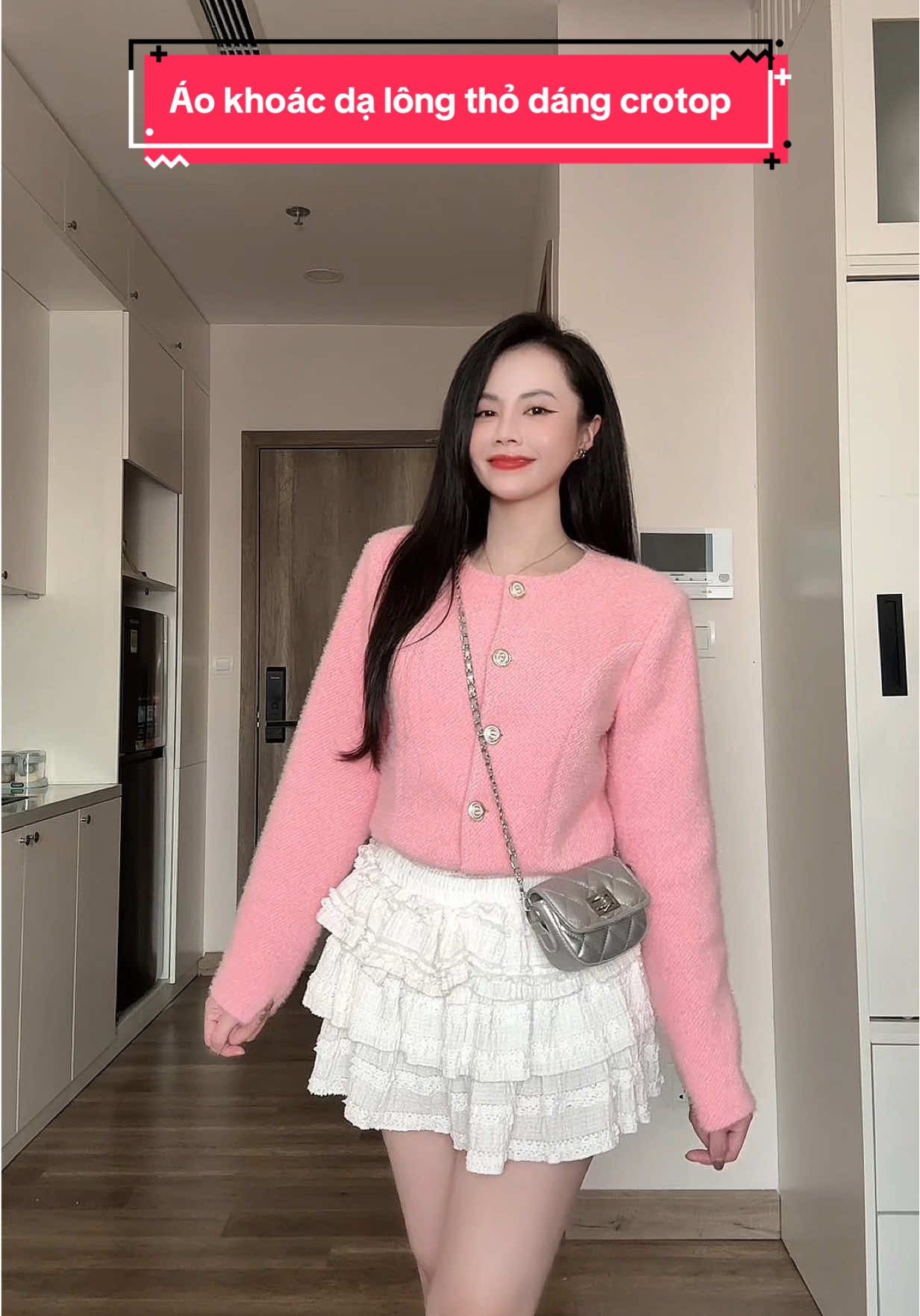 Ưng em áo dạ này ghê nha, chất dạ lông thỏ mặc vừa mềm mà ấm ý #aokhoacda #aodacroptop #aokhoacnu #aoxinh #thoitrangnu 