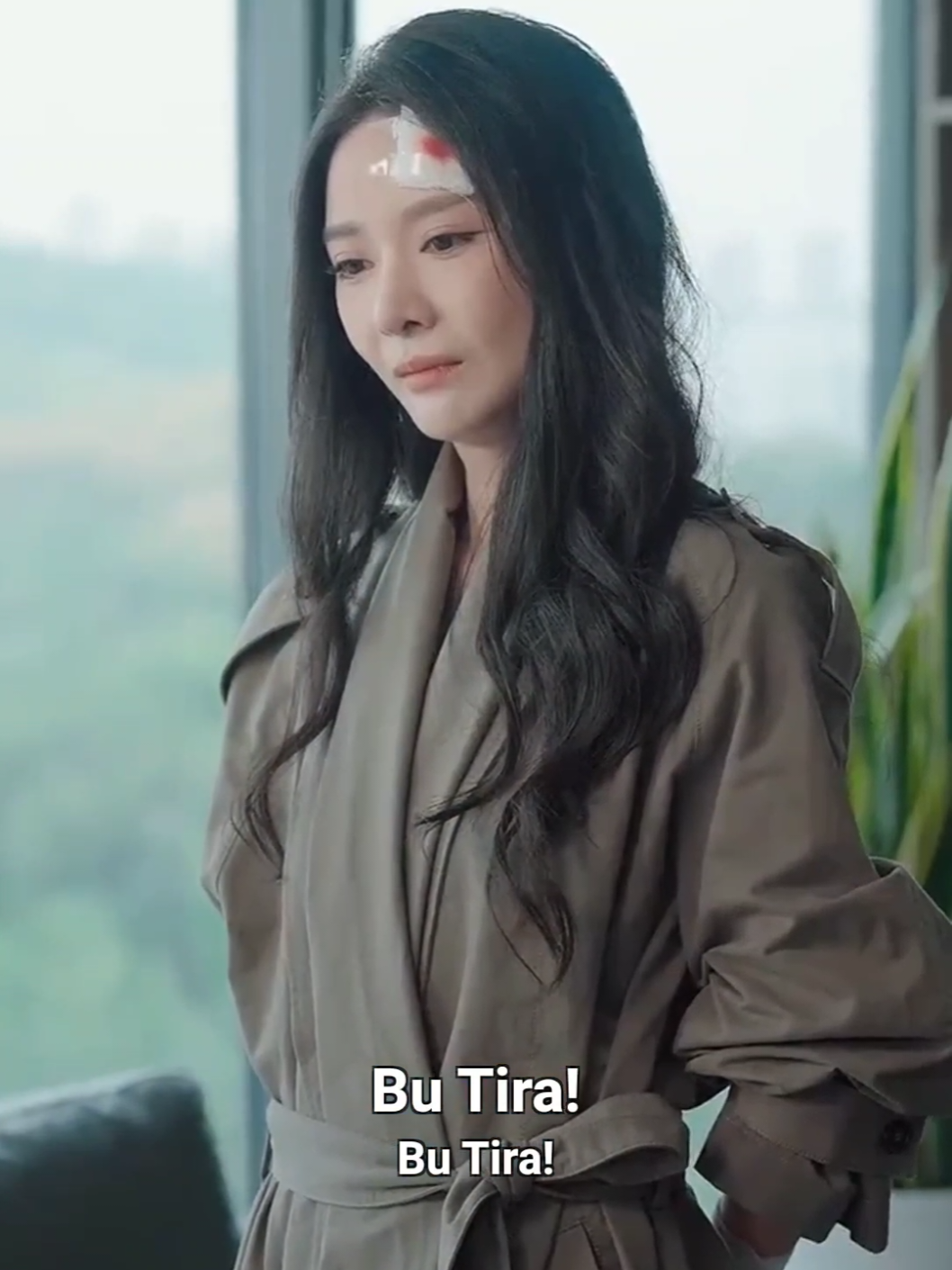 episode 21 Cahaya dibalik Gelap Tira, presdir Grup Samudra membangun panti jompo di kampungnya demi membalas kasih sang kakek. Namun para lansia justru disiksa dan dijadikan alat mencari uang. Tira menyamar untuk menyelidiki, membuka fakta kelam itu, menyelamatkan para lansia, dan menjatuhkan para pelaku yang berlindung di balik nama grup. #drama #dracin #dramacina #chinesedrama 