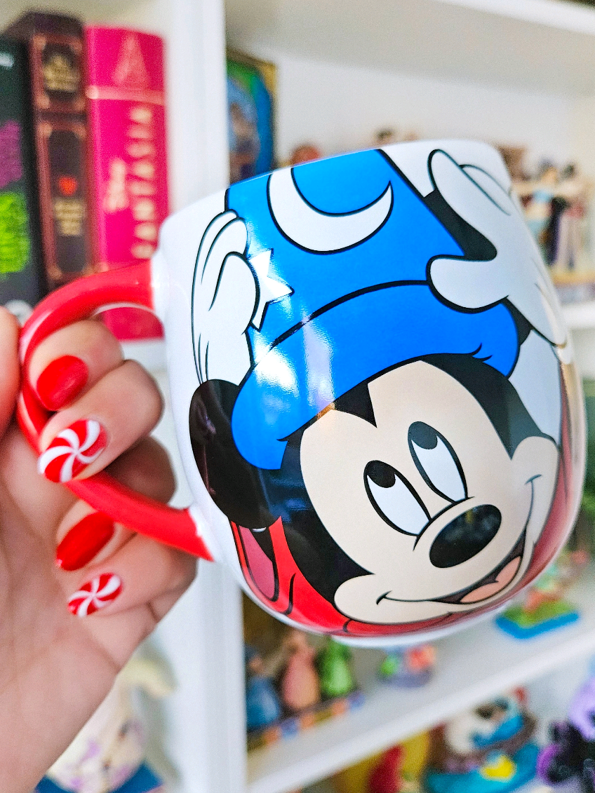 🫧🪣🧹🐭✨️ I couldn't resist picking up this retro style Disney mug from the Disneystore the other week! I love how much Fantasia Mickey merch we're being spoilt with lately!🥹 #disneyuk #disneystoreuk #mugs #fantasiamickey  #disneymovies
