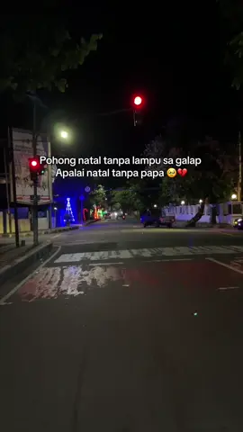 Taong ini natal seng ada papa🥹 #fyp #fyppppppppppppppppppppppp #natalkaliiniberat #christmas #ambonmanise 