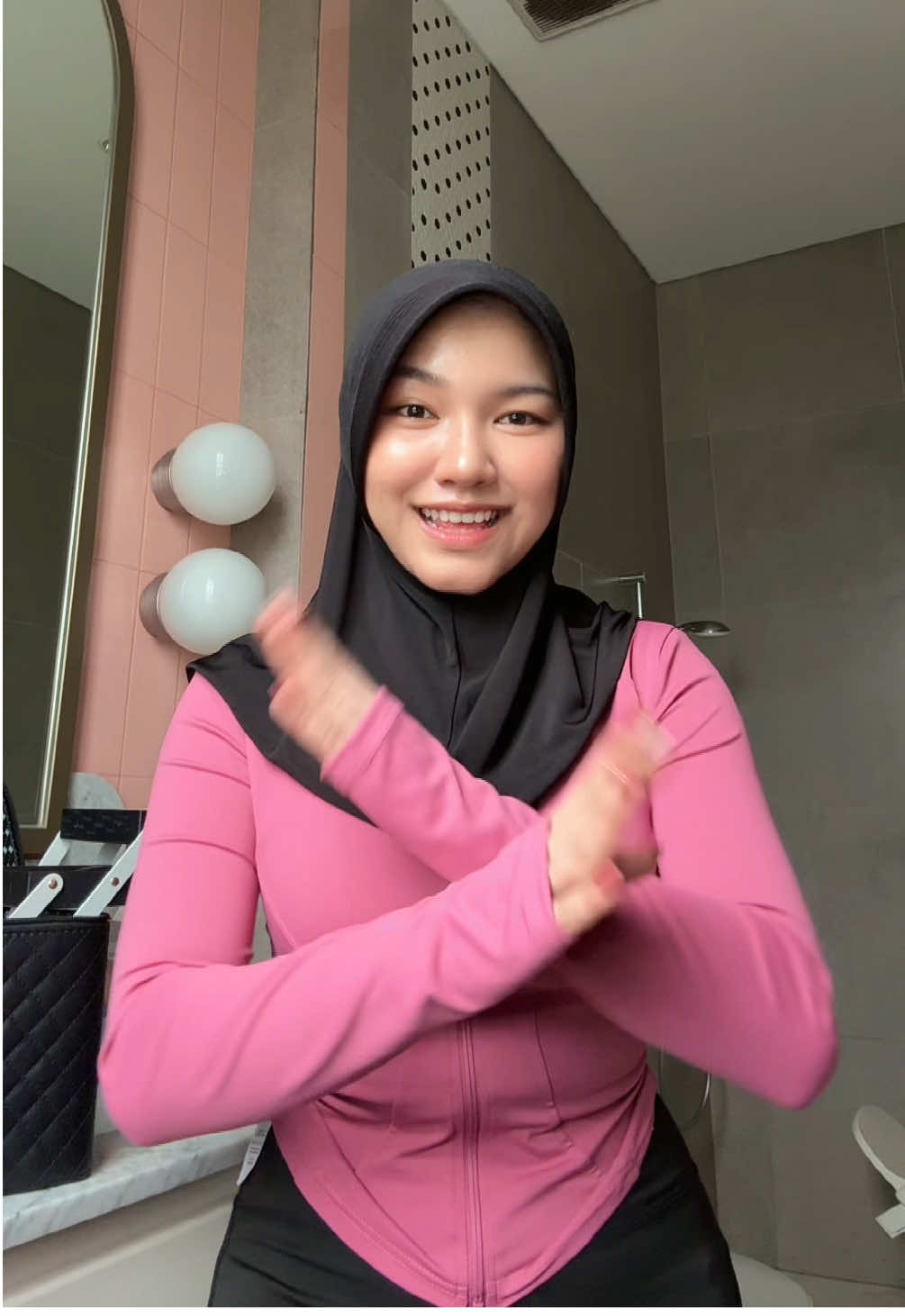 terngiang ngiang “tAk ShOgHOook” 🤣 ib : @Zhêvan 