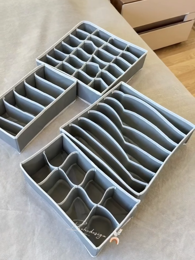 Ces organiseurs sont un vrai Game-changer pour gagner de la place et garder un dressing net au quotidien. Vous aussi, vous en avez besoin ?   Les articles de chez @bohodesign.ma 👌 #organisation   #تنظيم   #homeorganizer  #rangement  #storagebox 