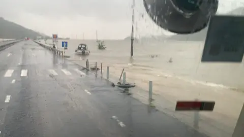 Hầm đèo cả đã thông xe 