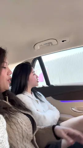 Đùi này ngồi Mer 😀đùi mấy chế ngồi xe zì zợ 😆😆😆