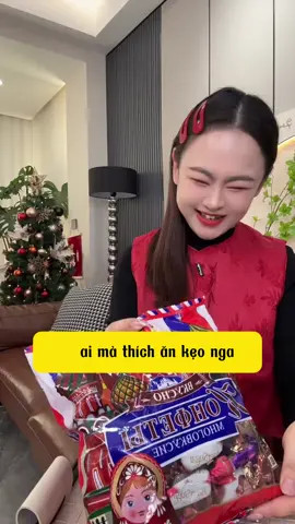 🎀 Kẹo Lâu Đài Nga Chính Ngạch – Phiên Bản Tết 2025 🍬 Lô hàng hiếm, cực hạn chế. Khách biếu Tết đã đặt trước quá nửa kho! • Mix nhiều vị socola & caramel chuẩn Nga • Bao bì lâu đài sang – đẹp #KeoSocolaLauDaiNga #socola #SocolaNga #QuaTet2025 #QuaBieuSang #KeoNgaChinhNgach #KeoNgaMix #DealTet2025