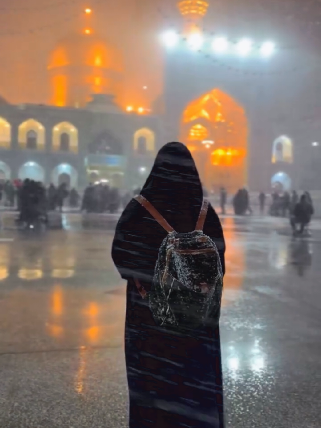 تساقط الثلوج في العتبة الرضوية المقدسة 🌨🌨شارك المقطع حتى يوصل لغيرك تابع👇🏻 الحساب وسوي لايكات 👍🏻 #العتبة_الرضوية_المقدسة 