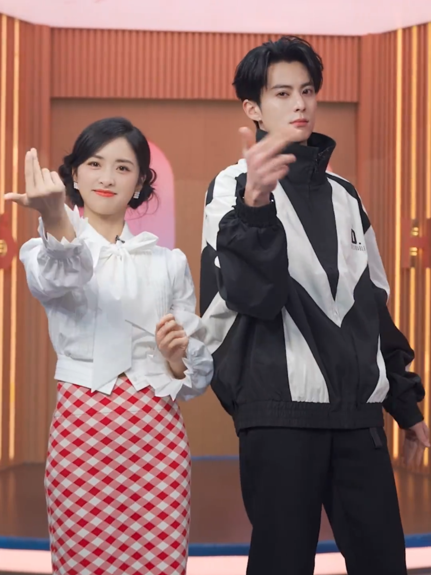 😍Nostalgic overload!  ✨#DylanWang and #ShenYue are together and doing the 