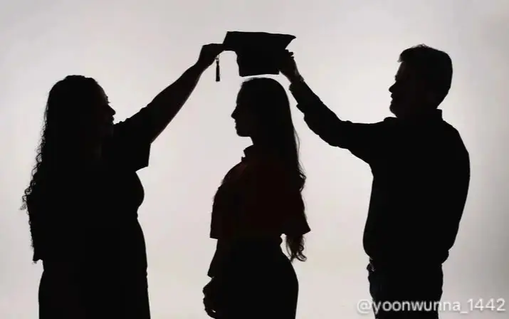 အဖိုးနဲ့အဖွားရဲ့ဆန အဖိုးနဲ့အဖွားဖြစ်စေချင်တဲ့အတိုင်းဘွဲ့ရတစ်ယောက်ဖြစ်ဖို့ final year result လေးပဲလိုတော့တယ် 2 လပိုင်းဆို ဘွဲ့ယူရတော့မယ် 🤭