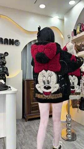 #xuhuong #trending #thoitrangnu #trendingtiktok #moingaymotoutfit 