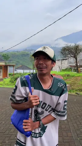 Onok alat pembersih ajaib hareeeee, gass ngopi kalterr ambek cak moak @DJiamputh   #pembersihsepatu #alatajaib #kerinjingkining #fyppppppppppppppppppppppp 