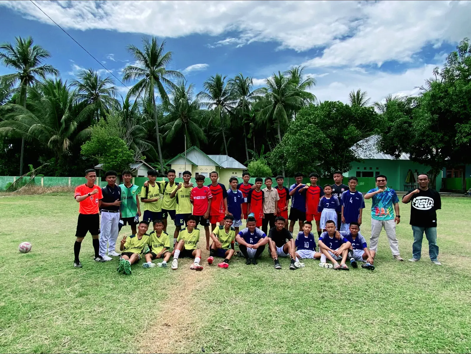 Pertandingan Persahabatan Cabang Lomba Sepak Bola Tingkat SMP Se-Kecamatan Biluhu • SMP N 1 Biluhu • SMP N 2 Satap Biluhu • SMP N 3 Satap Biluhu #sepakbola #harigurunasional #kecamatanbiluhu #smp #fyp 