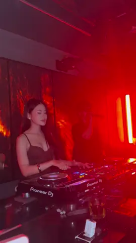 Cuối tuần lên midnight có quà nhé mn #Midnight46 #xuhuong #barclubvn #giaitri #nightlife 