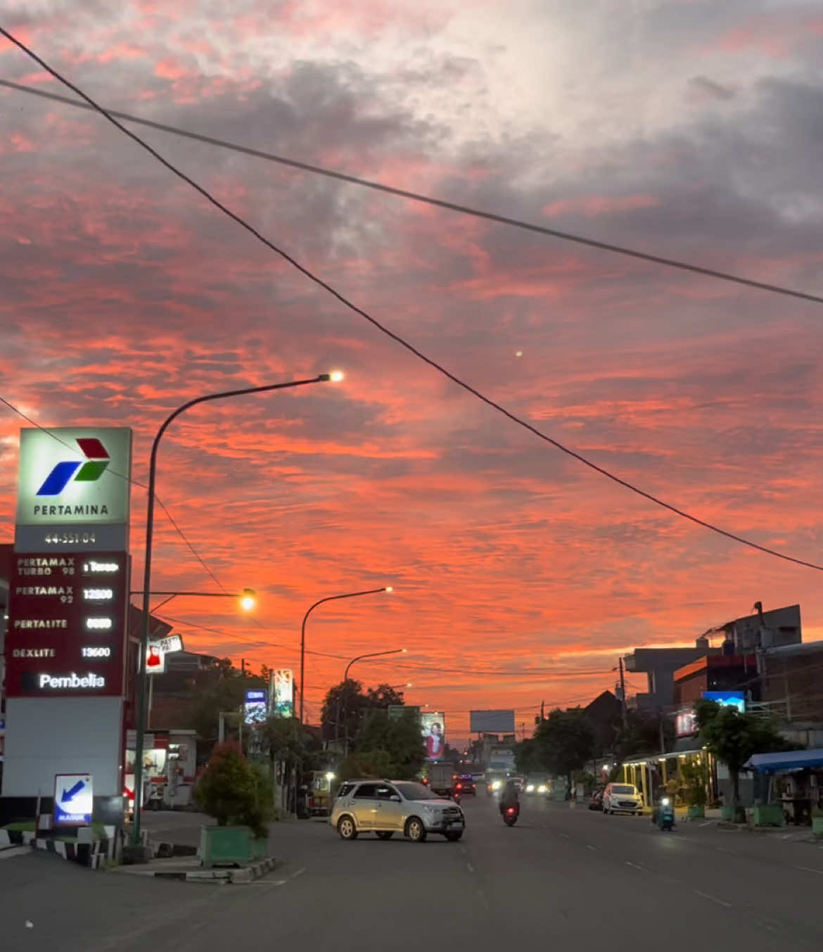 Kota ini tak sama tanpamu.. #jogja #sunset #jogja24jam 