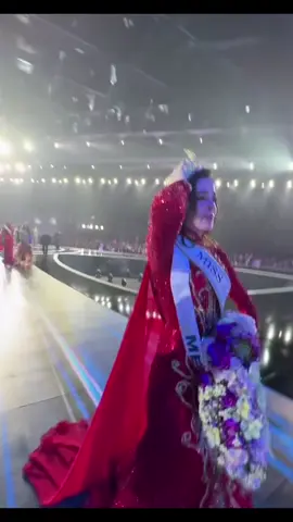 “Y aquí si me abrazaron”  #missuniverse #missmexico #vivamexico🇲🇽 