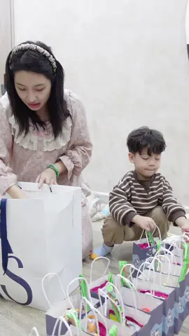 Bảo mang đi tặng bạn nhưng vẫn mang về 1 túi cho mình 🙂‍↕️🤡 #meotis #meotisdaily #otis 