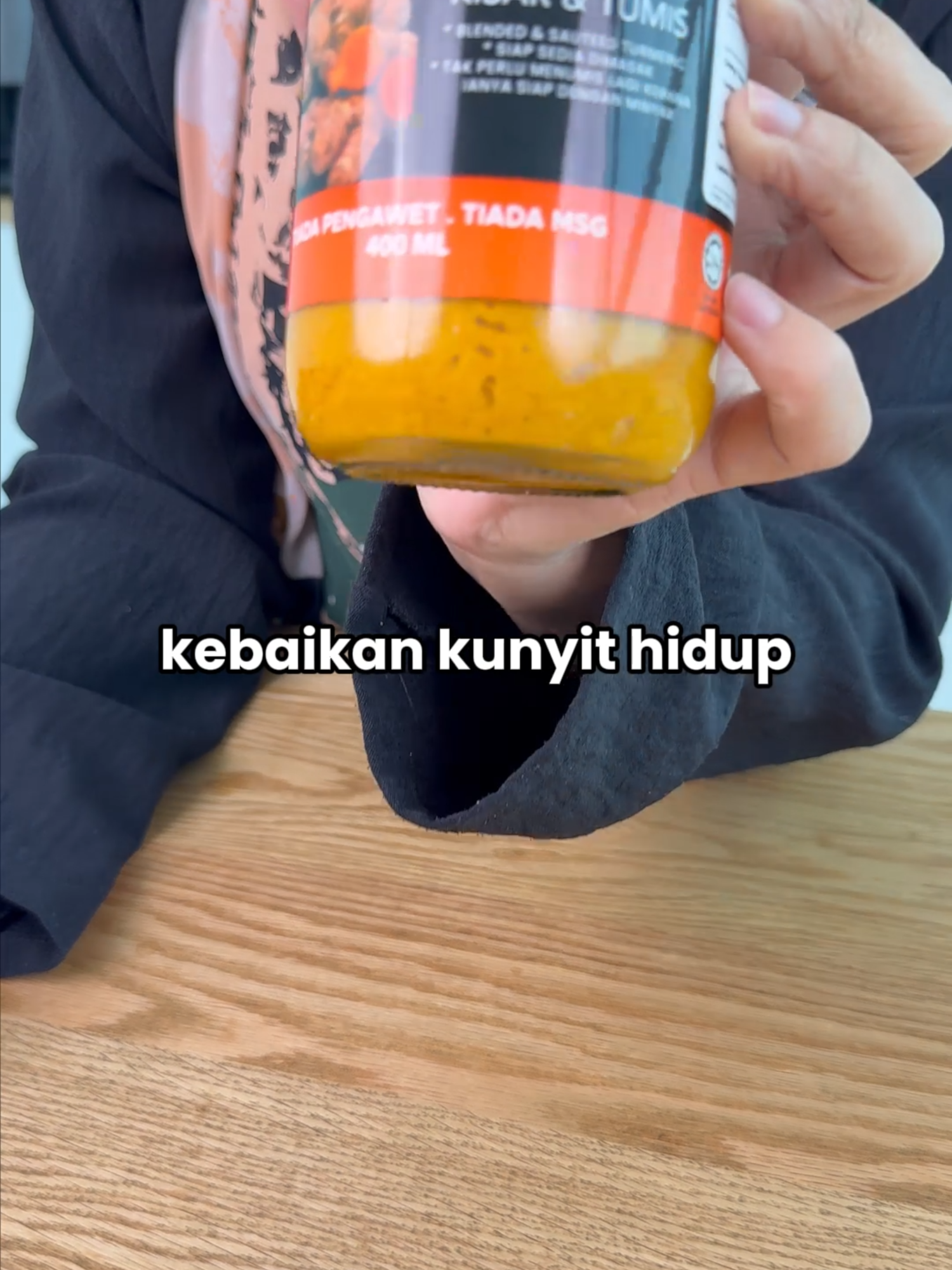 kunyit hidup ni banyak khasiat tau🥰.. tapi leceh nak proses kan😅..?? jadi biar kami siapkan bahan😎...awak tinggal cedok pakai jeee😉..yang penting rasa, warna, aroma dan nutrisi masih kekal sama macam awak yang proses sendiri tauuu😍... haaa tunggu ape lagi tuuuu...??? jom la beli Bibik Express sekarang❗🤗 #bibikexpress #bersamabibikexpress #bibikexpresshq #kitchenassistant