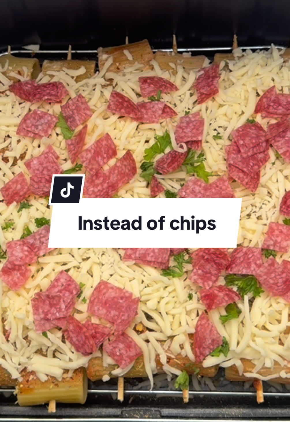 Healthy snack replacement for your chips 😌✨ #airfryerfrau #airfryer #snack #chips #pasta 