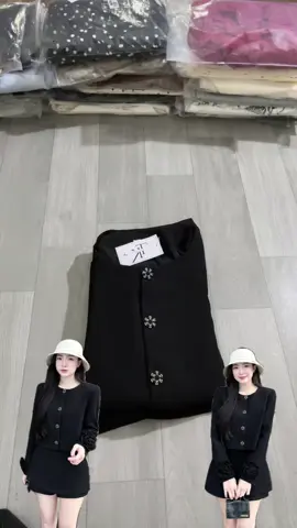 សាច់ថតផ្ទាល់ស្អាតខ្លាំង🥰 ម៉ូតថ្មីៗ🔥ស្អាតទាន់សម័យសាច់VIP មានSize👗ធានាជូនដូចរូប💯%✅ កម្មង់តាម💌Page:P.E new fashion 🛍️