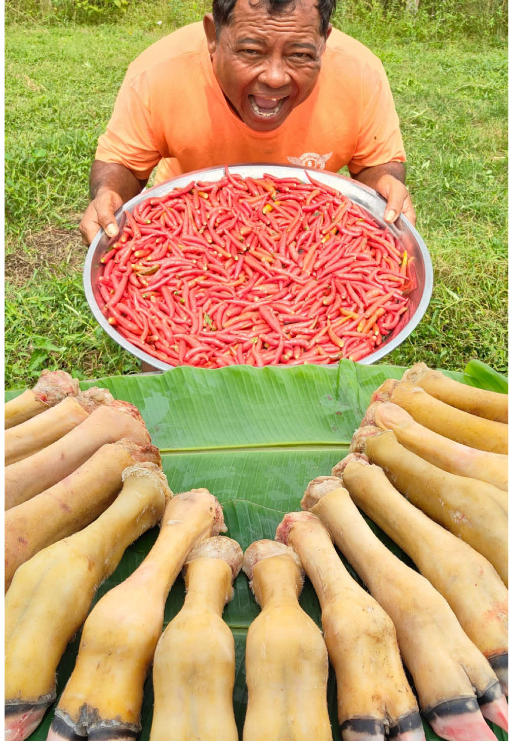 How to cook cow leg curry soup with chili recipe#tiktokfood #crispy #yummy 