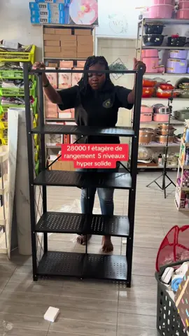 Je dis que c’est la solution à tous tes problèmes de mal organisation dans la chambre #etagerede5niveaux #organisation #rangement #chambre#sacderangement 