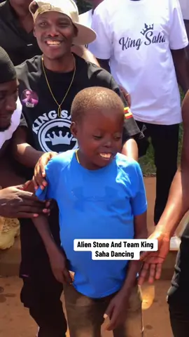 Alien Stone And Team King Saha Dancing  #ugandatiktok #mamelomediaug #kingsaha #alienskinug #trendingvideo 
