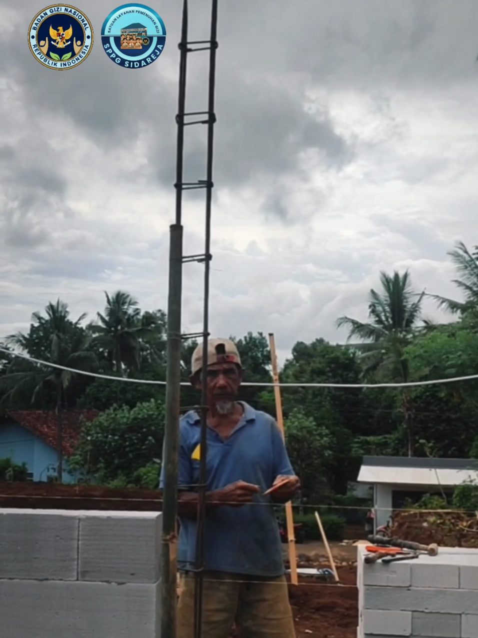 Tanpa kita sadari program Badan Gizi Nasional seperti ini membuka lapangan pekerjaan dari seluruh aspek dan semua usia.......  Monggo Inpo Ngopinyaaa temaan....  #bgn #mbg #fyp #loker #sidareja 