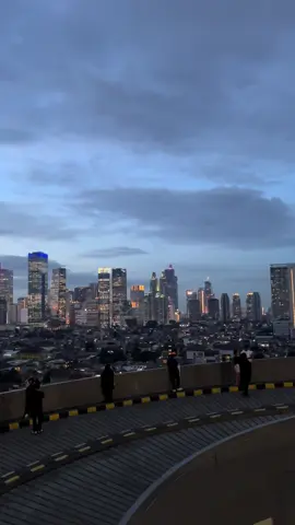 cantik nyo😍 #tanjakan13kuningancity #jakartacity #citylights #jakarta #jakartaselatan 